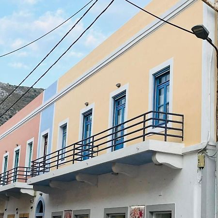 Almira Studios And Apartments Agia Marina  Buitenkant foto