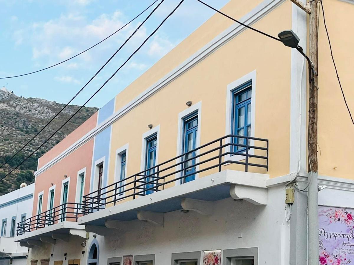 Almira Studios And Apartments Agia Marina  Buitenkant foto