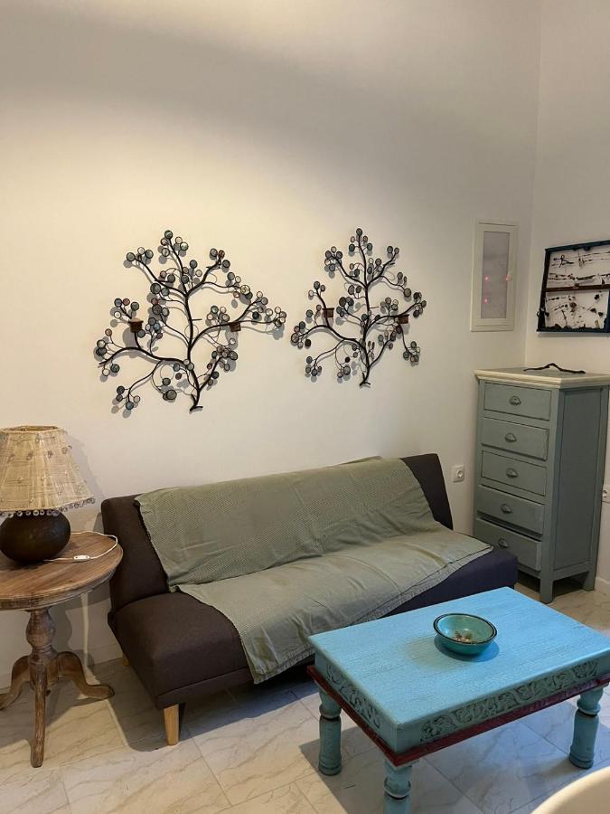 Almira Studios And Apartments Agia Marina  Buitenkant foto
