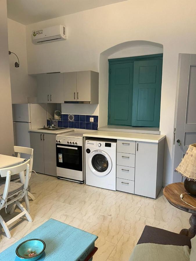 Almira Studios And Apartments Agia Marina  Buitenkant foto