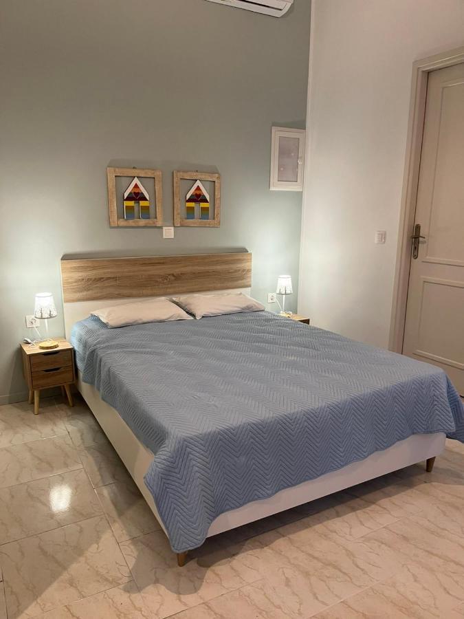 Almira Studios And Apartments Agia Marina  Buitenkant foto