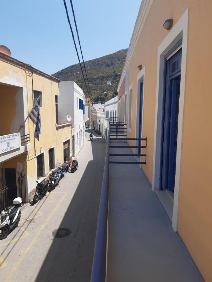 Almira Studios And Apartments Agia Marina  Buitenkant foto