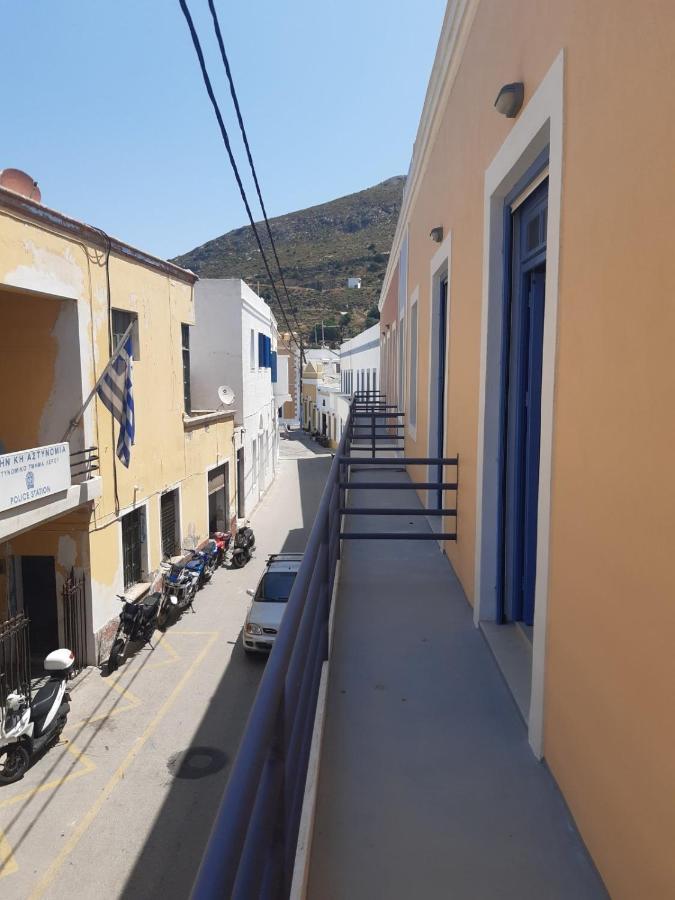 Almira Studios And Apartments Agia Marina  Buitenkant foto