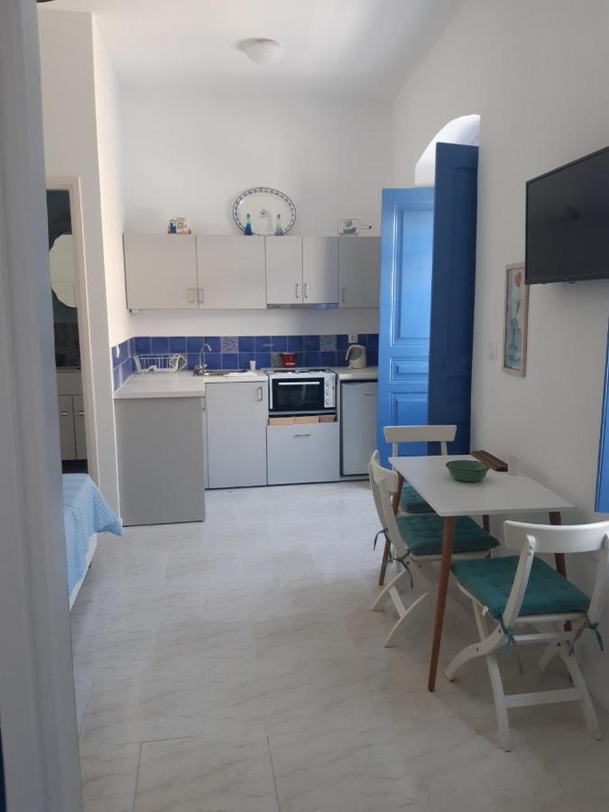 Almira Studios And Apartments Agia Marina  Buitenkant foto