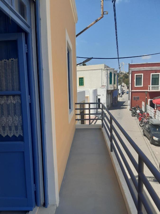 Almira Studios And Apartments Agia Marina  Buitenkant foto