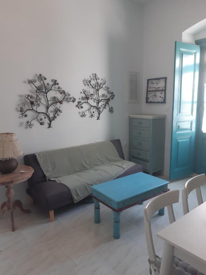 Almira Studios And Apartments Agia Marina  Buitenkant foto