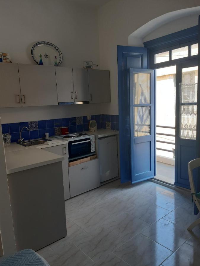 Almira Studios And Apartments Agia Marina  Buitenkant foto
